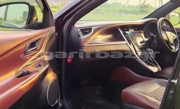 Buy Used 2014 Toyota Harrier in Dhaka, Dhaka Buy Used 2014 Toyota Harrier in Dhaka, Dhaka