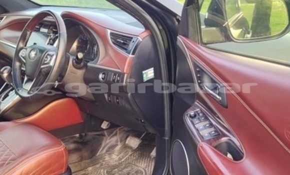 Buy Used 2014 Toyota Harrier in Dhaka, Dhaka Buy Used 2014 Toyota Harrier in Dhaka, Dhaka