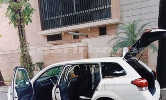 Buy Used 2016 Toyota Fielder in Dhaka, Dhaka Buy Used 2016 Toyota Fielder in Dhaka, Dhaka