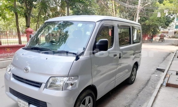 Buy Used 2009 Toyota TownAce in Dhaka, Dhaka Buy Used 2009 Toyota TownAce in Dhaka, Dhaka