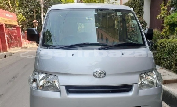 Buy Used 2009 Toyota TownAce in Dhaka, Dhaka Buy Used 2009 Toyota TownAce in Dhaka, Dhaka