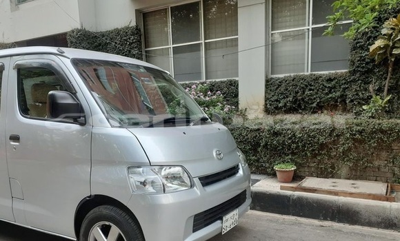 Buy Used 2009 Toyota TownAce in Dhaka, Dhaka Buy Used 2009 Toyota TownAce in Dhaka, Dhaka