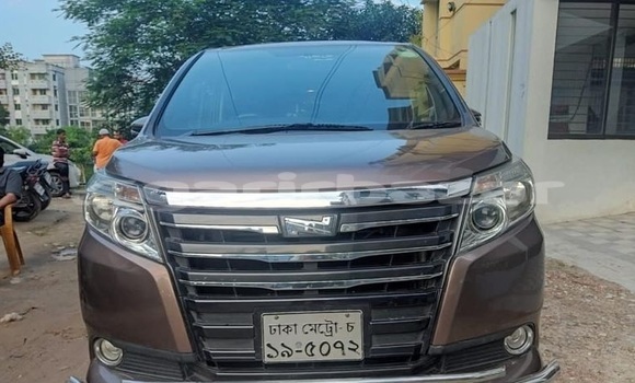 Buy Used 2014 Toyota Noah in Dhaka, Dhaka Buy Used 2014 Toyota Noah in Dhaka, Dhaka