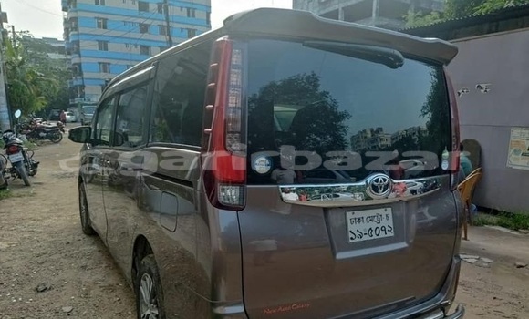 Buy Used 2014 Toyota Noah in Dhaka, Dhaka Buy Used 2014 Toyota Noah in Dhaka, Dhaka
