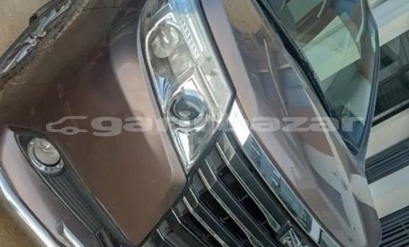 Buy Used 2014 Toyota Noah in Dhaka, Dhaka Buy Used 2014 Toyota Noah in Dhaka, Dhaka