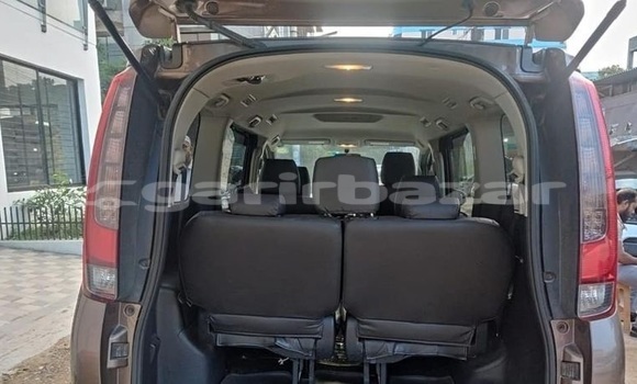 Buy Used 2014 Toyota Noah in Dhaka, Dhaka Buy Used 2014 Toyota Noah in Dhaka, Dhaka