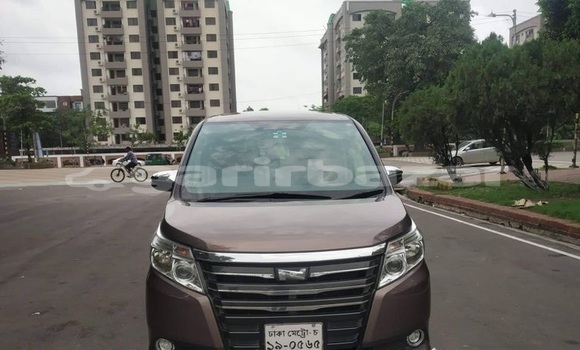 Buy Used 2014 Toyota Noah in Dhaka, Dhaka Buy Used 2014 Toyota Noah in Dhaka, Dhaka