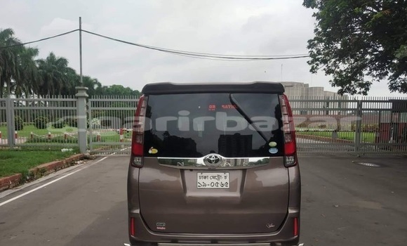 Buy Used 2014 Toyota Noah in Dhaka, Dhaka Buy Used 2014 Toyota Noah in Dhaka, Dhaka