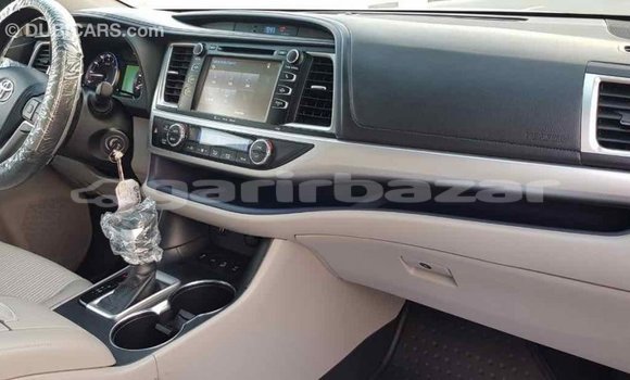 Buy Import 2016 Toyota Highlander in Import - Dubai, Bandarban Buy Import 2016 Toyota Highlander in Import - Dubai, Bandarban