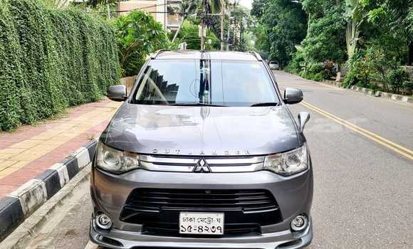 Buy Used 2015 Mitsubishi Outlander in Dhaka, Dhaka Buy Used 2015 Mitsubishi Outlander in Dhaka, Dhaka