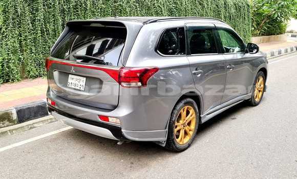 Buy Used 2015 Mitsubishi Outlander in Dhaka, Dhaka Buy Used 2015 Mitsubishi Outlander in Dhaka, Dhaka