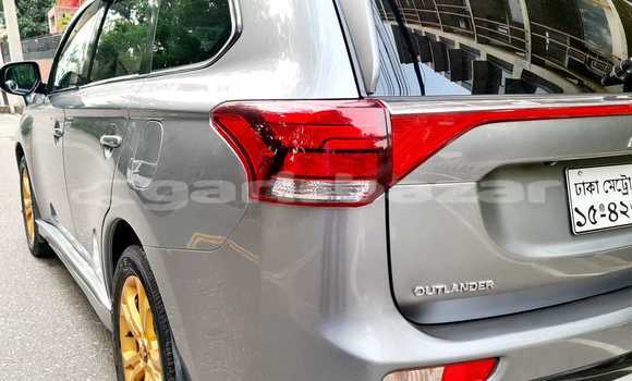 Buy Used 2015 Mitsubishi Outlander in Dhaka, Dhaka Buy Used 2015 Mitsubishi Outlander in Dhaka, Dhaka
