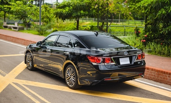 Buy Used 2016 Toyota Crown in Dhaka, Dhaka Buy Used 2016 Toyota Crown in Dhaka, Dhaka