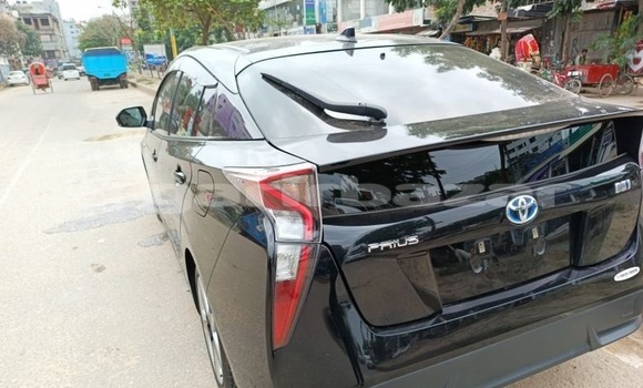 Buy Import 2017 Toyota Prius in Dhaka, Dhaka Buy Import 2017 Toyota Prius in Dhaka, Dhaka