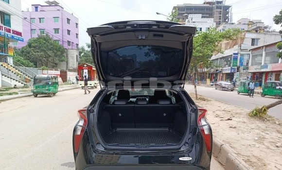 Buy Import 2017 Toyota Prius in Dhaka, Dhaka Buy Import 2017 Toyota Prius in Dhaka, Dhaka