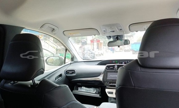 Buy Import 2017 Toyota Prius in Dhaka, Dhaka Buy Import 2017 Toyota Prius in Dhaka, Dhaka