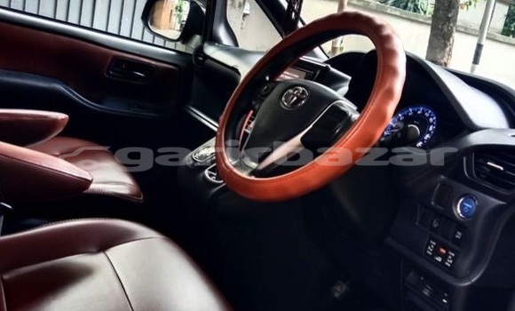 Buy Used 2015 Toyota Esquire in Dhaka, Dhaka Buy Used 2015 Toyota Esquire in Dhaka, Dhaka