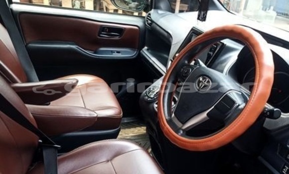 Buy Used 2015 Toyota Esquire in Dhaka, Dhaka Buy Used 2015 Toyota Esquire in Dhaka, Dhaka