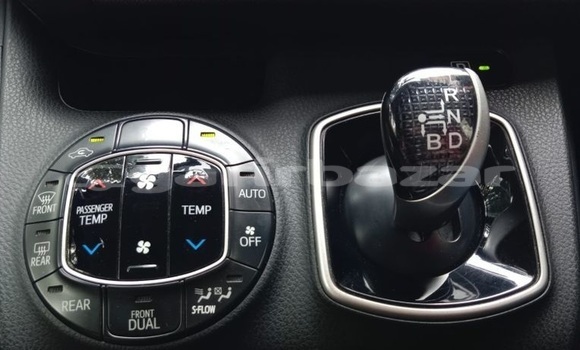 Buy Used 2015 Toyota Esquire in Dhaka, Dhaka Buy Used 2015 Toyota Esquire in Dhaka, Dhaka