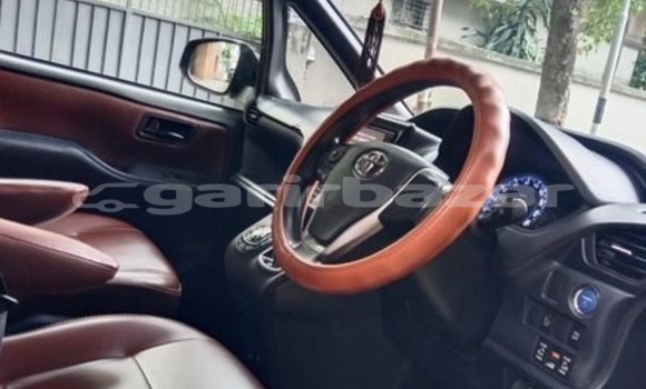 Buy Used 2015 Toyota Esquire in Dhaka, Dhaka Buy Used 2015 Toyota Esquire in Dhaka, Dhaka