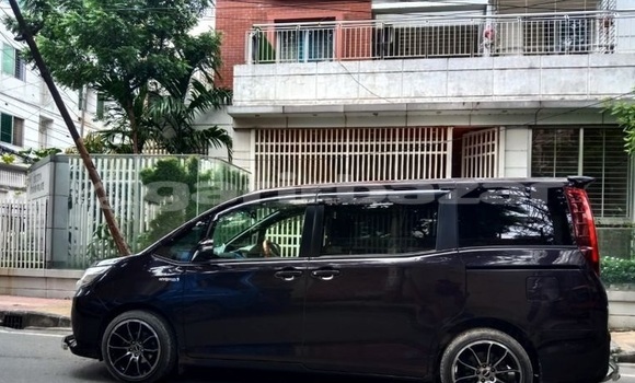 Buy Used 2015 Toyota Esquire in Dhaka, Dhaka Buy Used 2015 Toyota Esquire in Dhaka, Dhaka