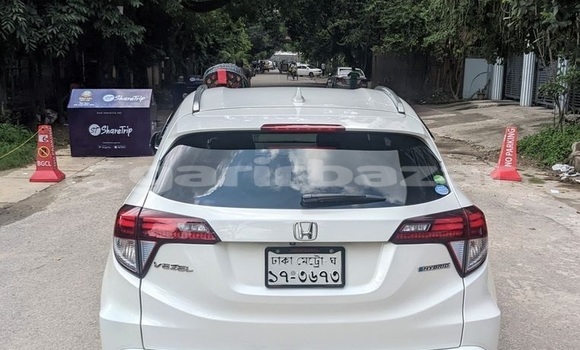 Buy Used 2015 Honda Vezel in Dhaka, Dhaka Buy Used 2015 Honda Vezel in Dhaka, Dhaka