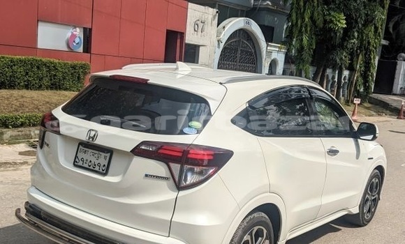 Buy Used 2015 Honda Vezel in Dhaka, Dhaka Buy Used 2015 Honda Vezel in Dhaka, Dhaka