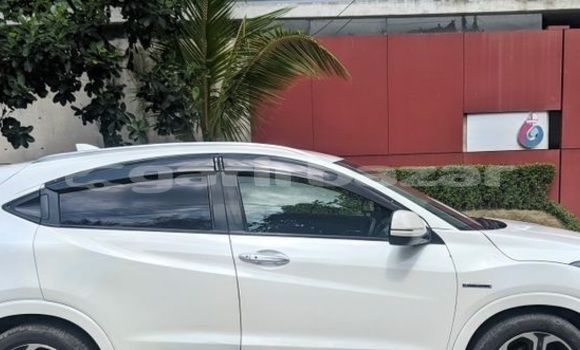 Buy Used 2015 Honda Vezel in Dhaka, Dhaka Buy Used 2015 Honda Vezel in Dhaka, Dhaka