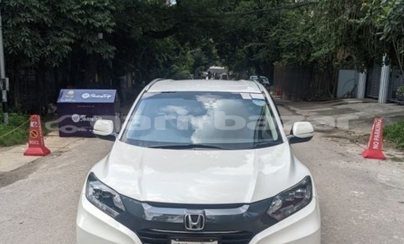 Buy Used 2015 Honda Vezel in Dhaka, Dhaka Buy Used 2015 Honda Vezel in Dhaka, Dhaka