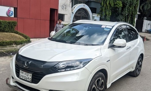 Buy Used 2015 Honda Vezel in Dhaka, Dhaka Buy Used 2015 Honda Vezel in Dhaka, Dhaka