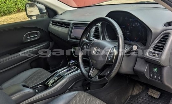 Buy Used 2015 Honda Vezel in Dhaka, Dhaka Buy Used 2015 Honda Vezel in Dhaka, Dhaka