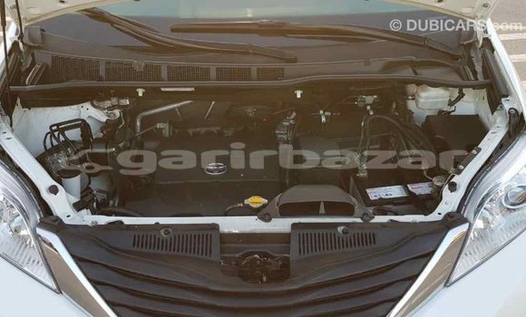 কেনা আমদানি Toyota Sienna White গাড়ী মধ্যে ইম্পোর্ট - দুবাই মধ্যে Bandarban কেনা আমদানি Toyota Sienna White গাড়ী মধ্যে ইম্পোর্ট - দুবাই মধ্যে Bandarban