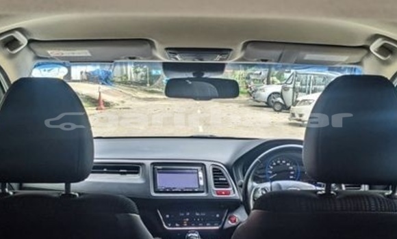 Buy Used 2015 Honda Vezel in Dhaka, Dhaka Buy Used 2015 Honda Vezel in Dhaka, Dhaka