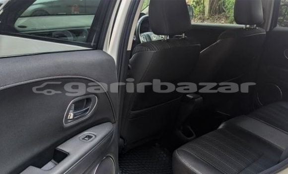 Buy Used 2015 Honda Vezel in Dhaka, Dhaka Buy Used 2015 Honda Vezel in Dhaka, Dhaka
