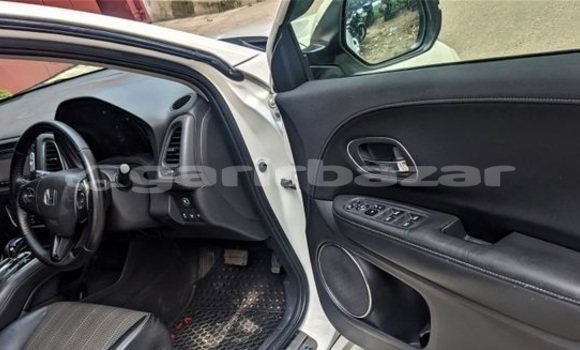 Buy Used 2015 Honda Vezel in Dhaka, Dhaka Buy Used 2015 Honda Vezel in Dhaka, Dhaka