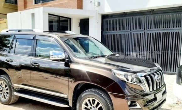 Buy Used 2017 Toyota Land Cruiser Prado in Dhaka, Dhaka Buy Used 2017 Toyota Land Cruiser Prado in Dhaka, Dhaka