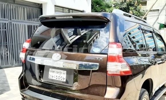Buy Used 2017 Toyota Land Cruiser Prado in Dhaka, Dhaka Buy Used 2017 Toyota Land Cruiser Prado in Dhaka, Dhaka