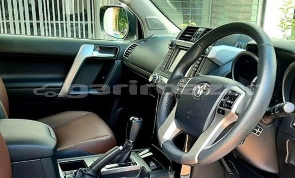 Buy Used 2017 Toyota Land Cruiser Prado in Dhaka, Dhaka Buy Used 2017 Toyota Land Cruiser Prado in Dhaka, Dhaka