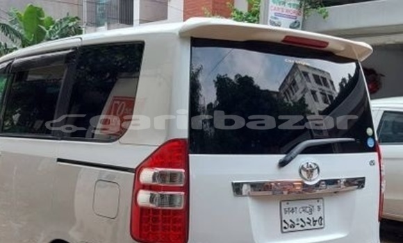 Buy Used 2012 Toyota Noah in Dhaka, Dhaka Buy Used 2012 Toyota Noah in Dhaka, Dhaka