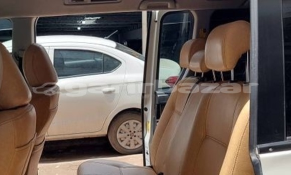 Buy Used 2012 Toyota Noah in Dhaka, Dhaka Buy Used 2012 Toyota Noah in Dhaka, Dhaka