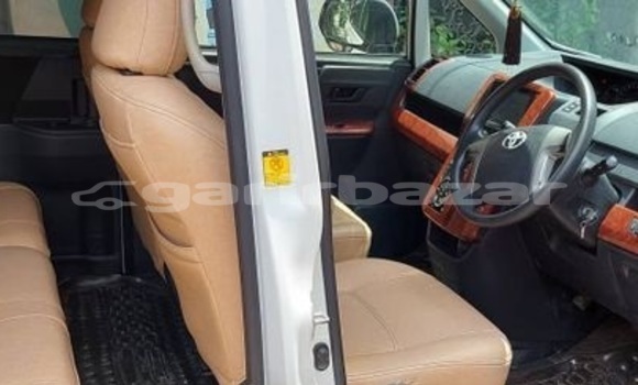 Buy Used 2012 Toyota Noah in Dhaka, Dhaka Buy Used 2012 Toyota Noah in Dhaka, Dhaka