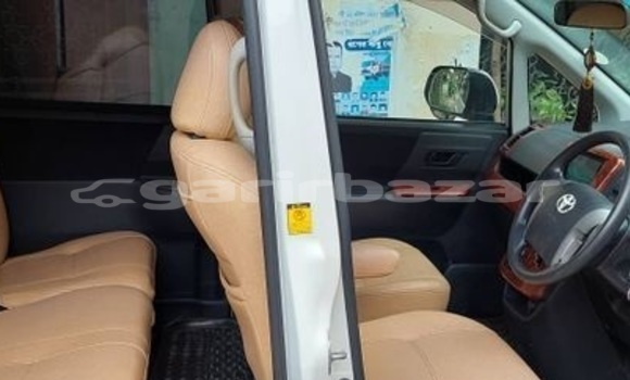 Buy Used 2012 Toyota Noah in Dhaka, Dhaka Buy Used 2012 Toyota Noah in Dhaka, Dhaka