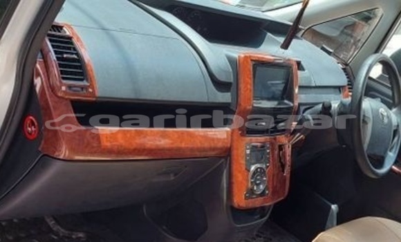 Buy Used 2012 Toyota Noah in Dhaka, Dhaka Buy Used 2012 Toyota Noah in Dhaka, Dhaka