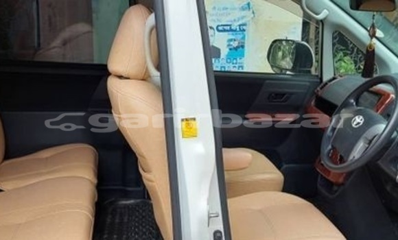 Buy Used 2012 Toyota Noah in Dhaka, Dhaka Buy Used 2012 Toyota Noah in Dhaka, Dhaka