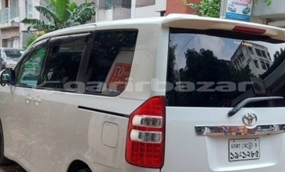 Buy Used 2012 Toyota Noah in Dhaka, Dhaka Buy Used 2012 Toyota Noah in Dhaka, Dhaka