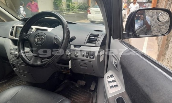 Buy Used 2005 Toyota Noah in Dhaka, Dhaka Buy Used 2005 Toyota Noah in Dhaka, Dhaka