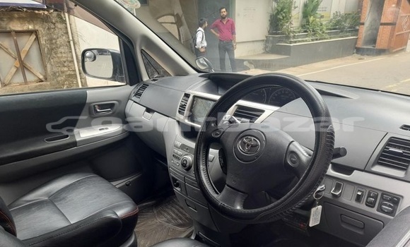 Buy Used 2005 Toyota Noah in Dhaka, Dhaka Buy Used 2005 Toyota Noah in Dhaka, Dhaka