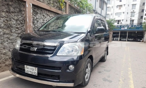 Buy Used 2005 Toyota Noah in Dhaka, Dhaka Buy Used 2005 Toyota Noah in Dhaka, Dhaka