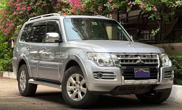 Buy Used 2010 Mitsubishi Pajero in Dhaka, Dhaka Buy Used 2010 Mitsubishi Pajero in Dhaka, Dhaka