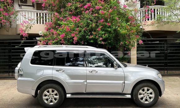 Buy Used 2010 Mitsubishi Pajero in Dhaka, Dhaka Buy Used 2010 Mitsubishi Pajero in Dhaka, Dhaka